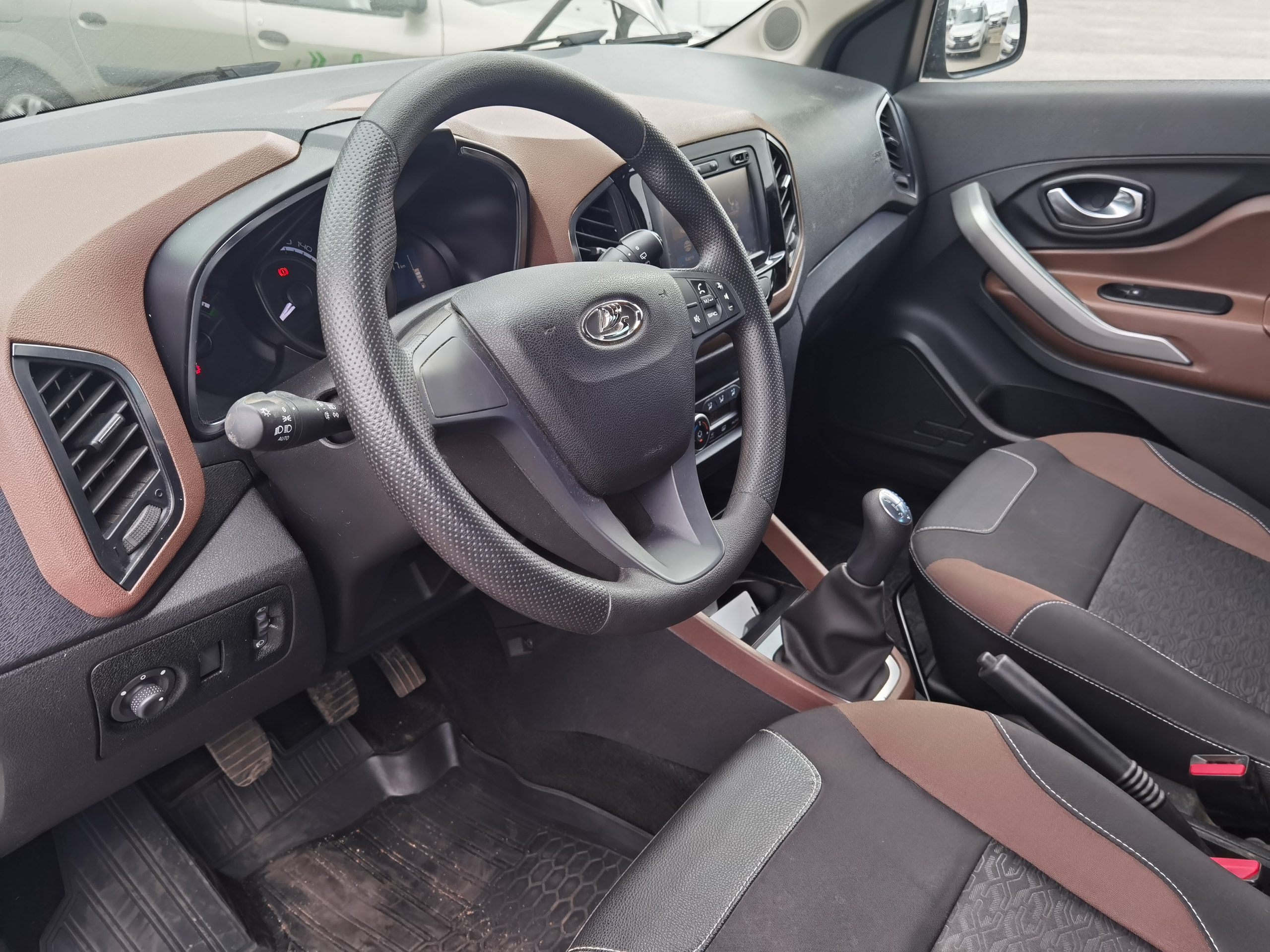 Осмотр Lada XRay 2017 г.в. 61.186 км.